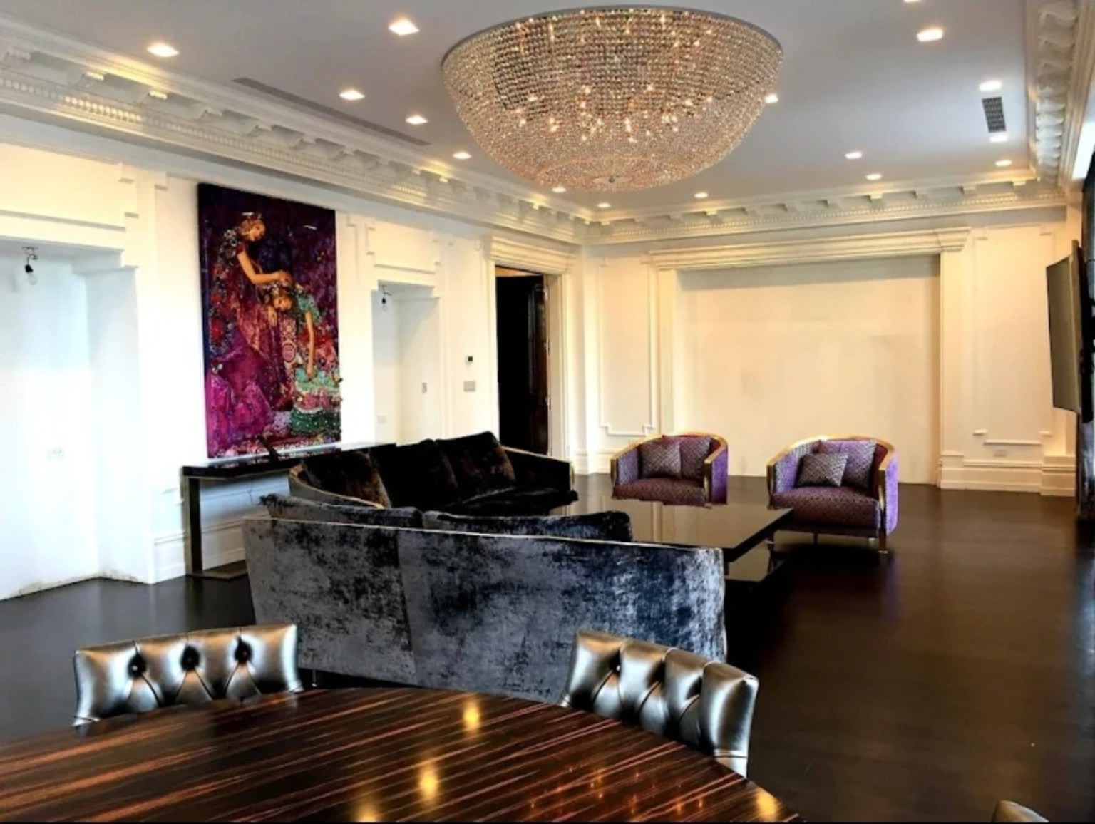 EuroStyle Painting luxury interior project